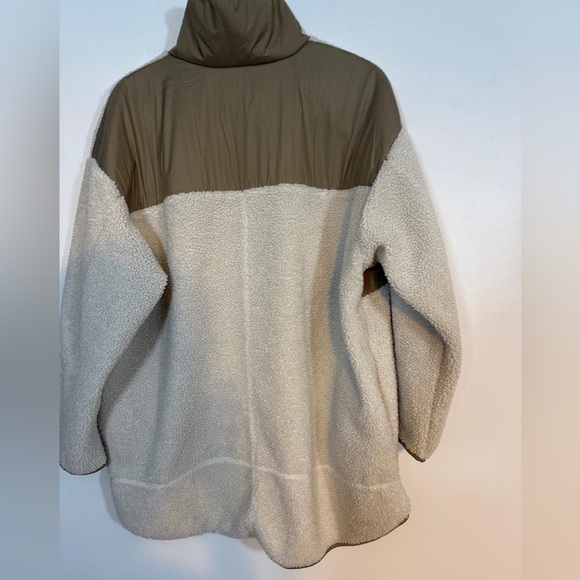 H&M Sherpa Fleece Jacket with Nylon Panel & Neon Zipper Pull – Size L - Picture 4 of 8